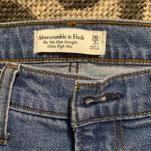 Abercrombie & Fitch '90s Slim Straight Ultra High Rise Jeans